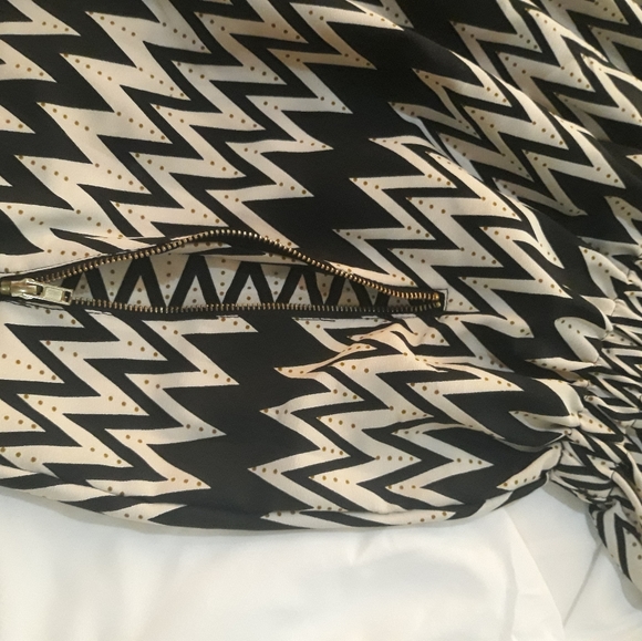 Sleeveless Black & White Dress by Speed Control NY - Picture 5 of 7